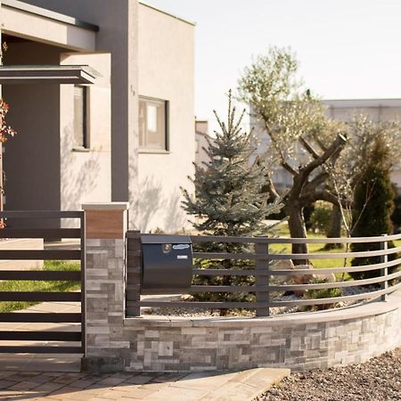 Villa Lily Galižana Dış mekan fotoğraf