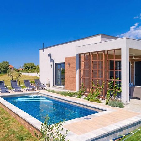 Villa Lily Galižana Dış mekan fotoğraf