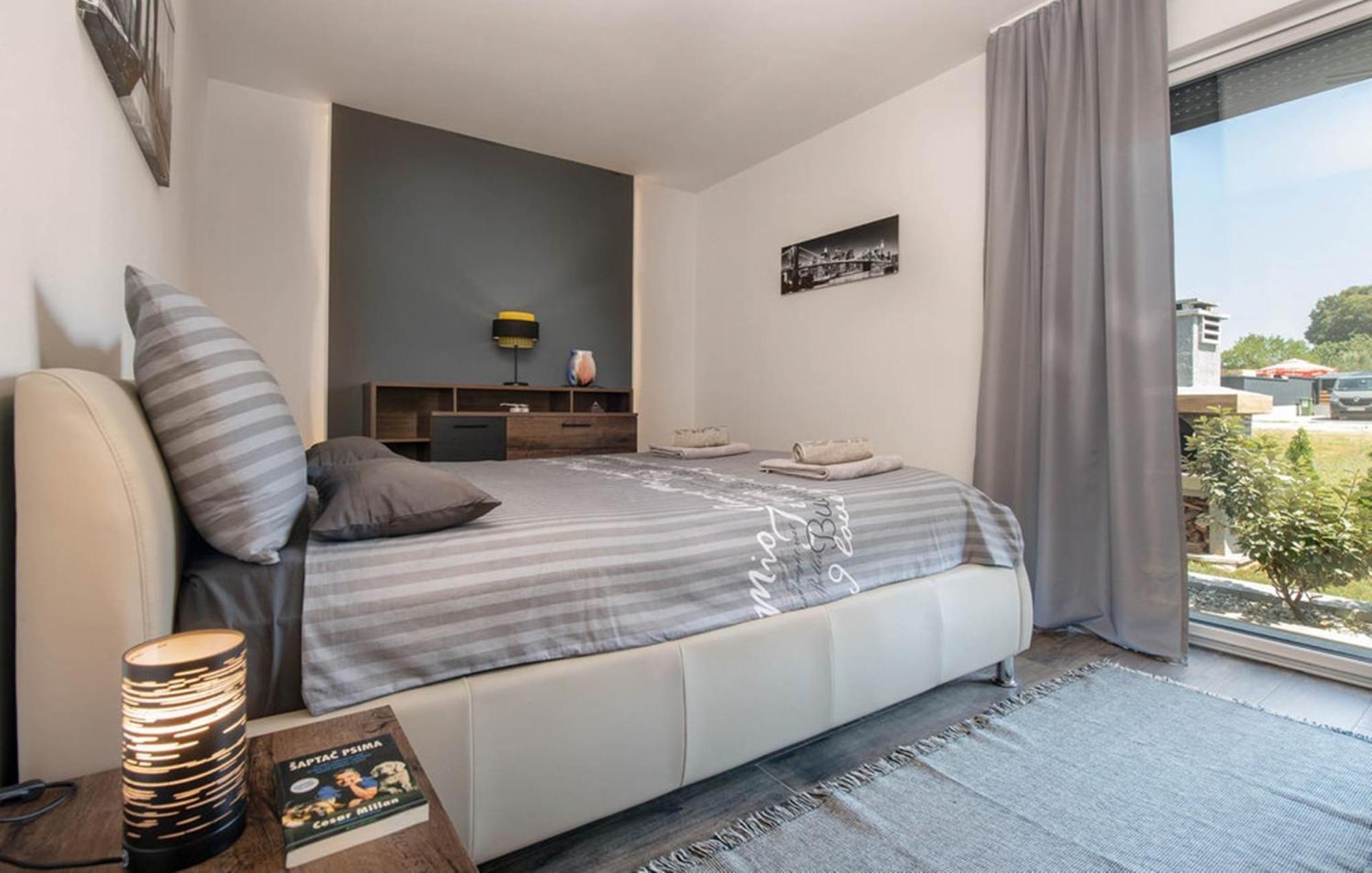 Villa Lily Galižana Dış mekan fotoğraf