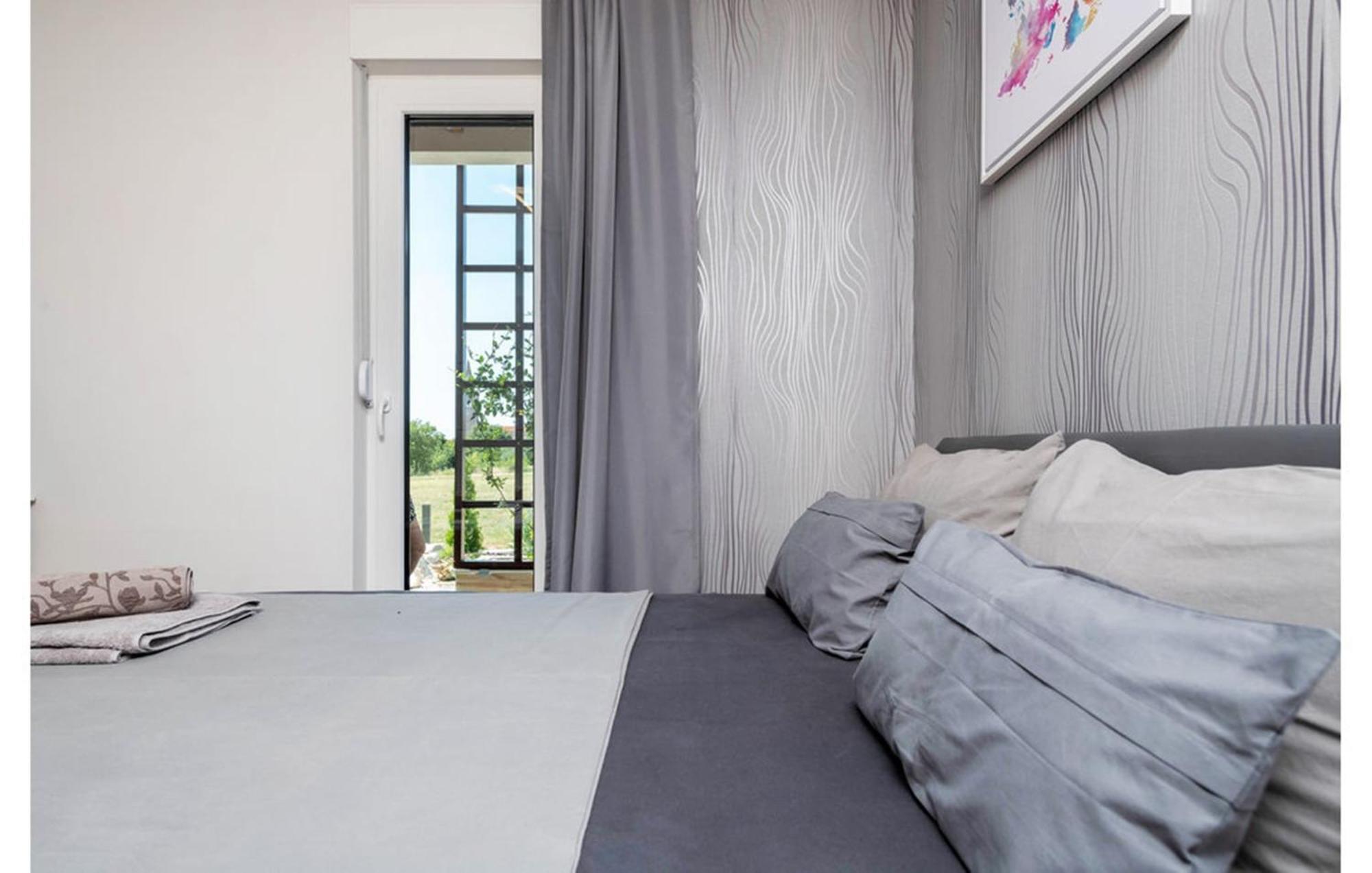 Villa Lily Galižana Dış mekan fotoğraf